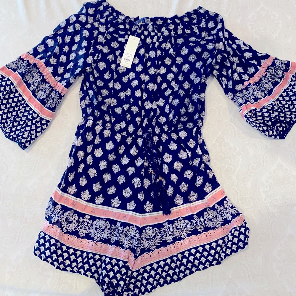 NWT Francesca’s adorable navy/pink romper